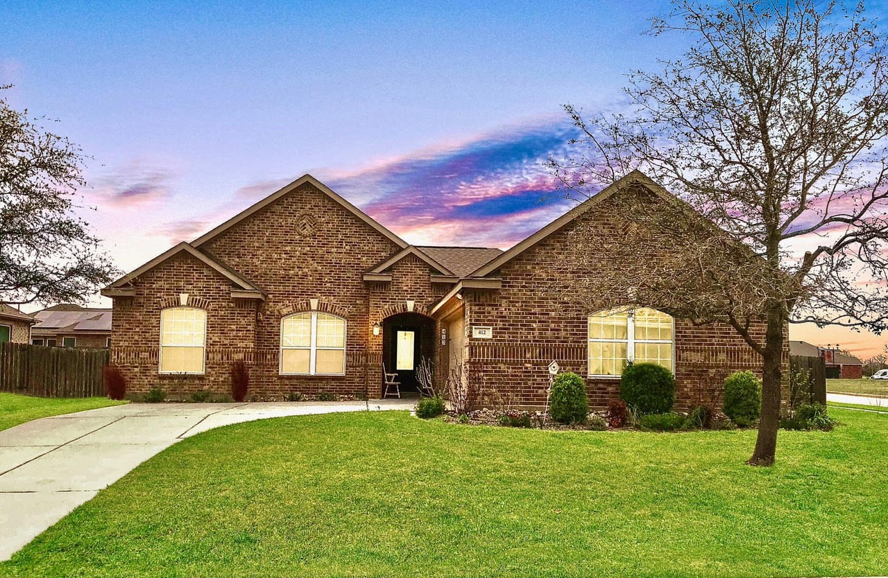 412 Lake Street Red Oak TX 75154