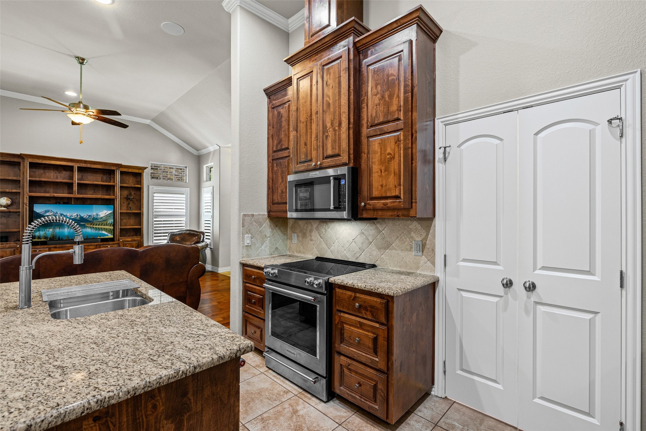 2214 Cobblestone Court Granbury TX 76049