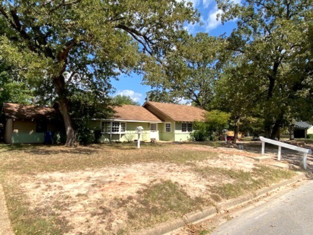 100 Thunderbird Drive Athens TX 75751