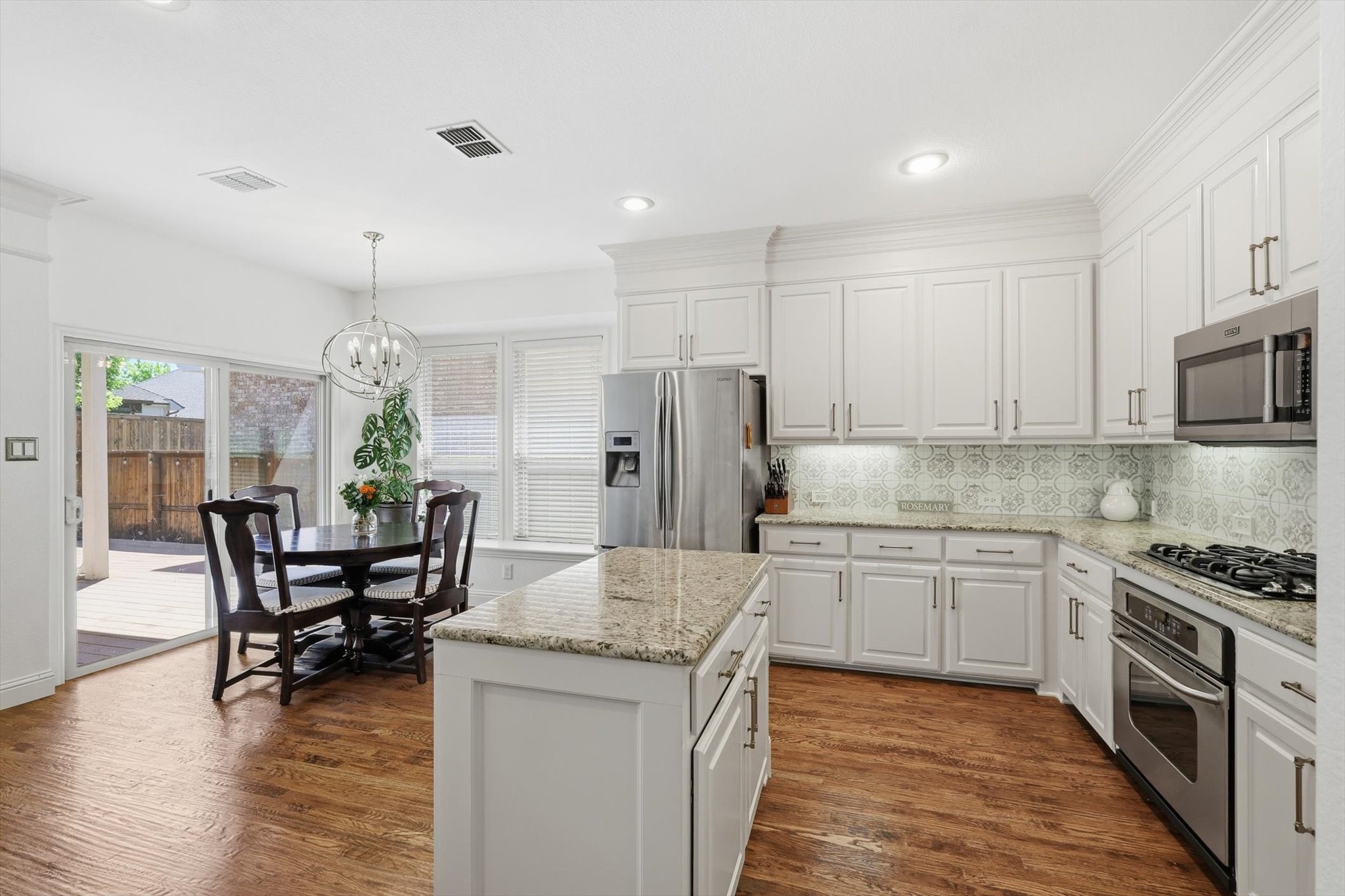 1550 Meadows Avenue Lantana TX 76226