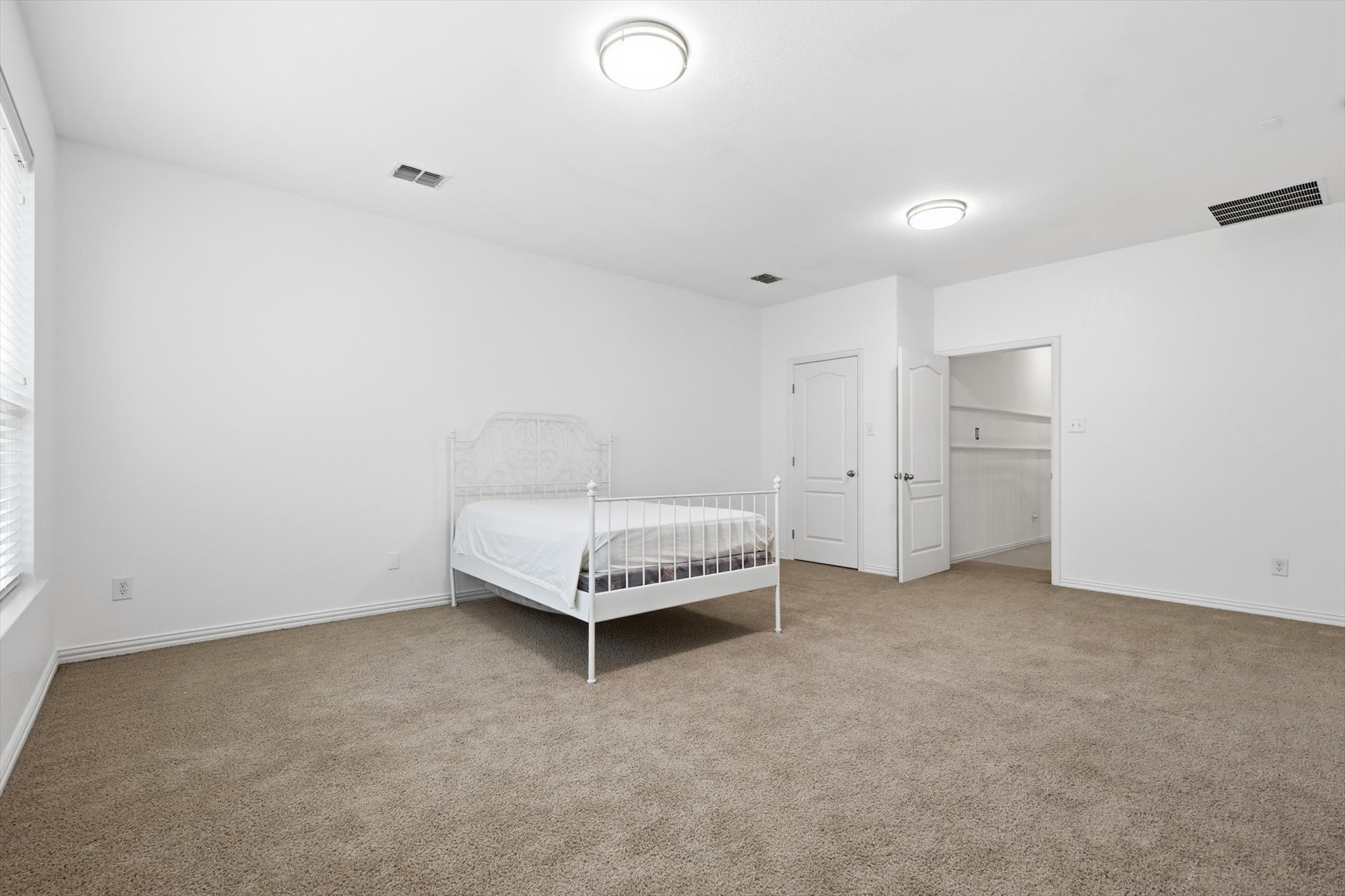 1550 Meadows Avenue Lantana TX 76226