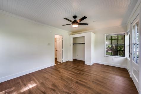 544 NW King Street Burleson TX 76028