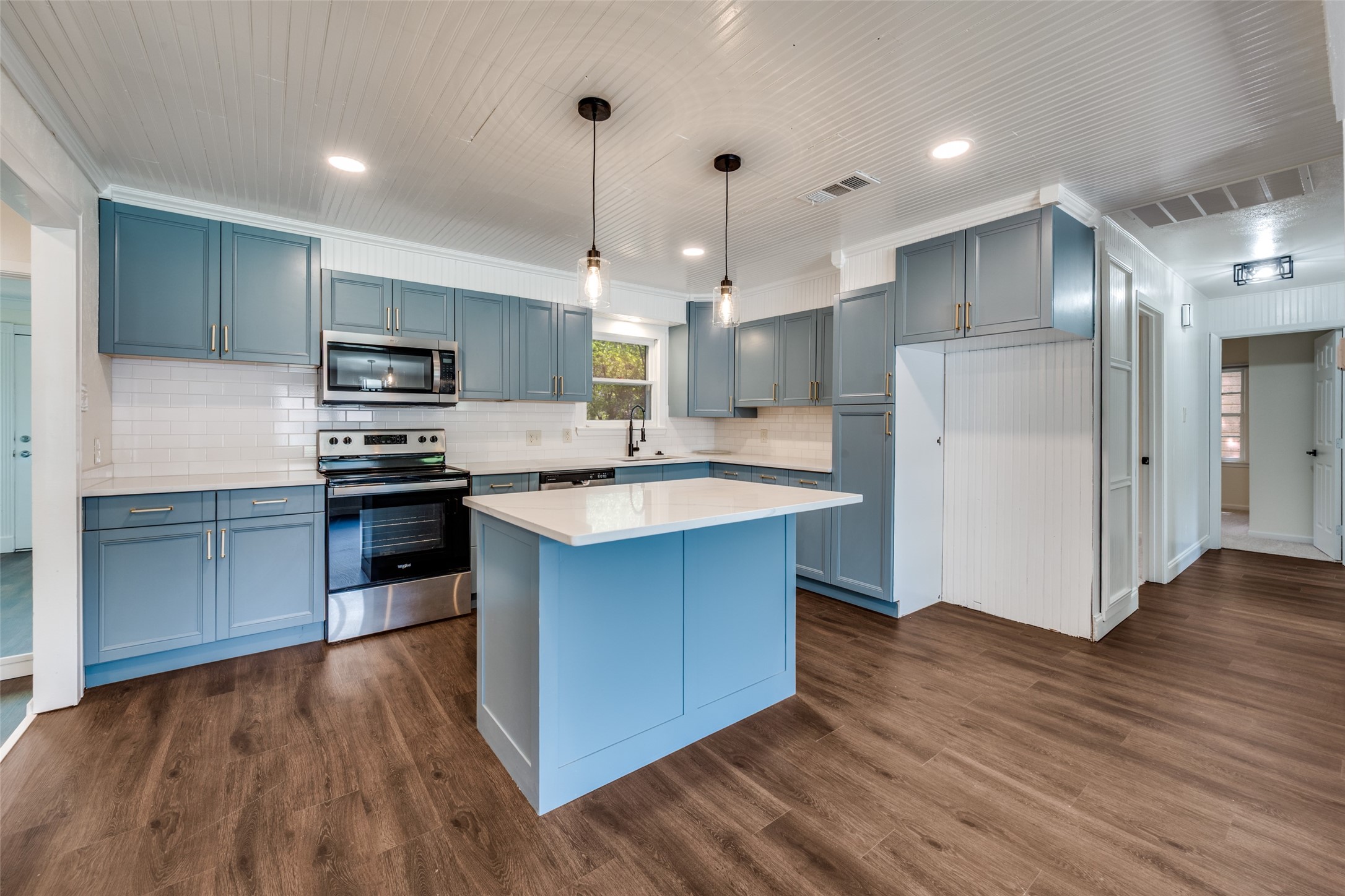544 NW King Street Burleson TX 76028