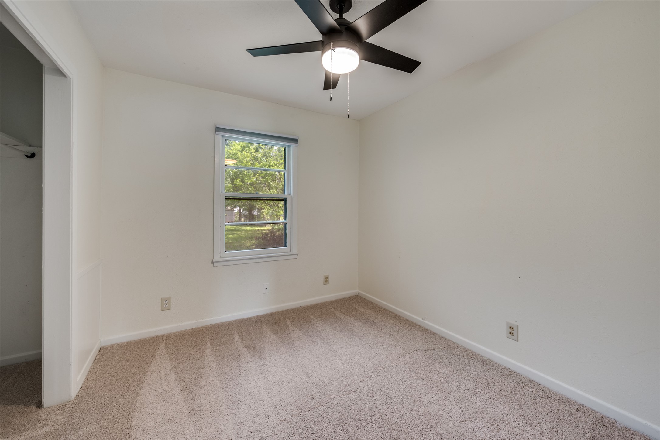 544 NW King Street Burleson TX 76028