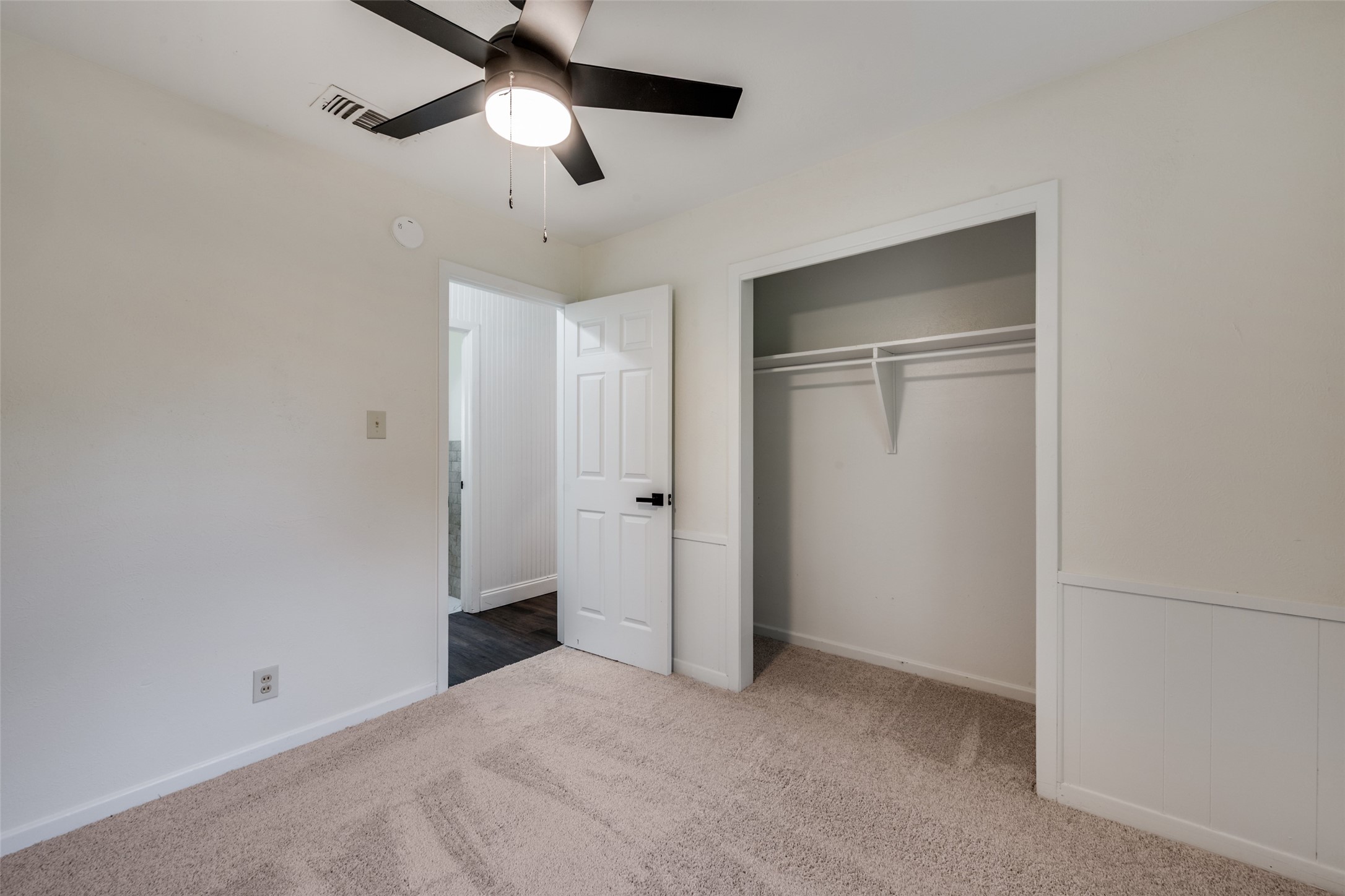 544 NW King Street Burleson TX 76028