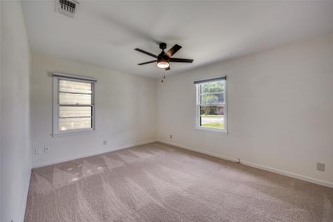 544 NW King Street Burleson TX 76028