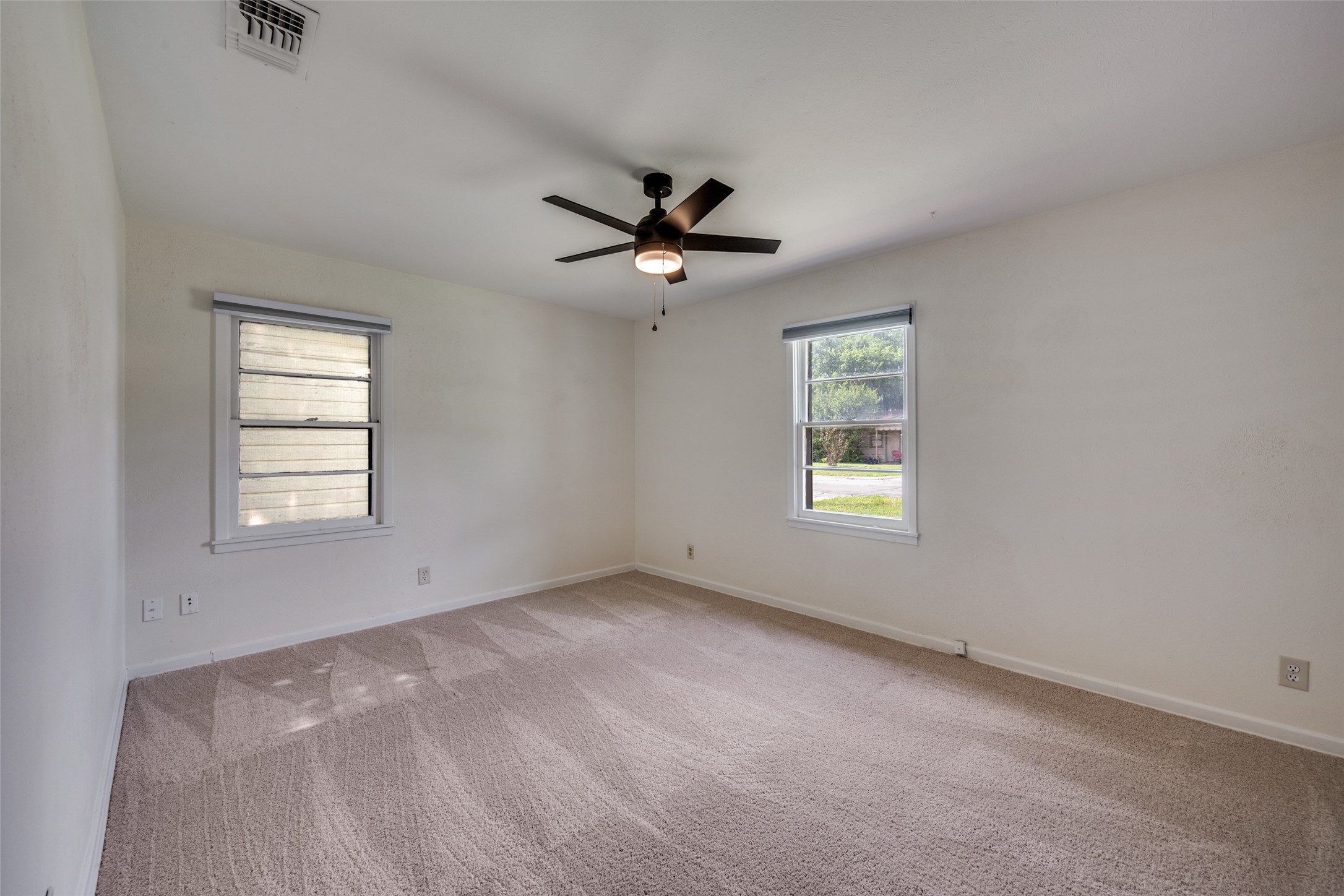 544 NW King Street Burleson TX 76028