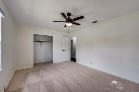 544 NW King Street Burleson TX 76028