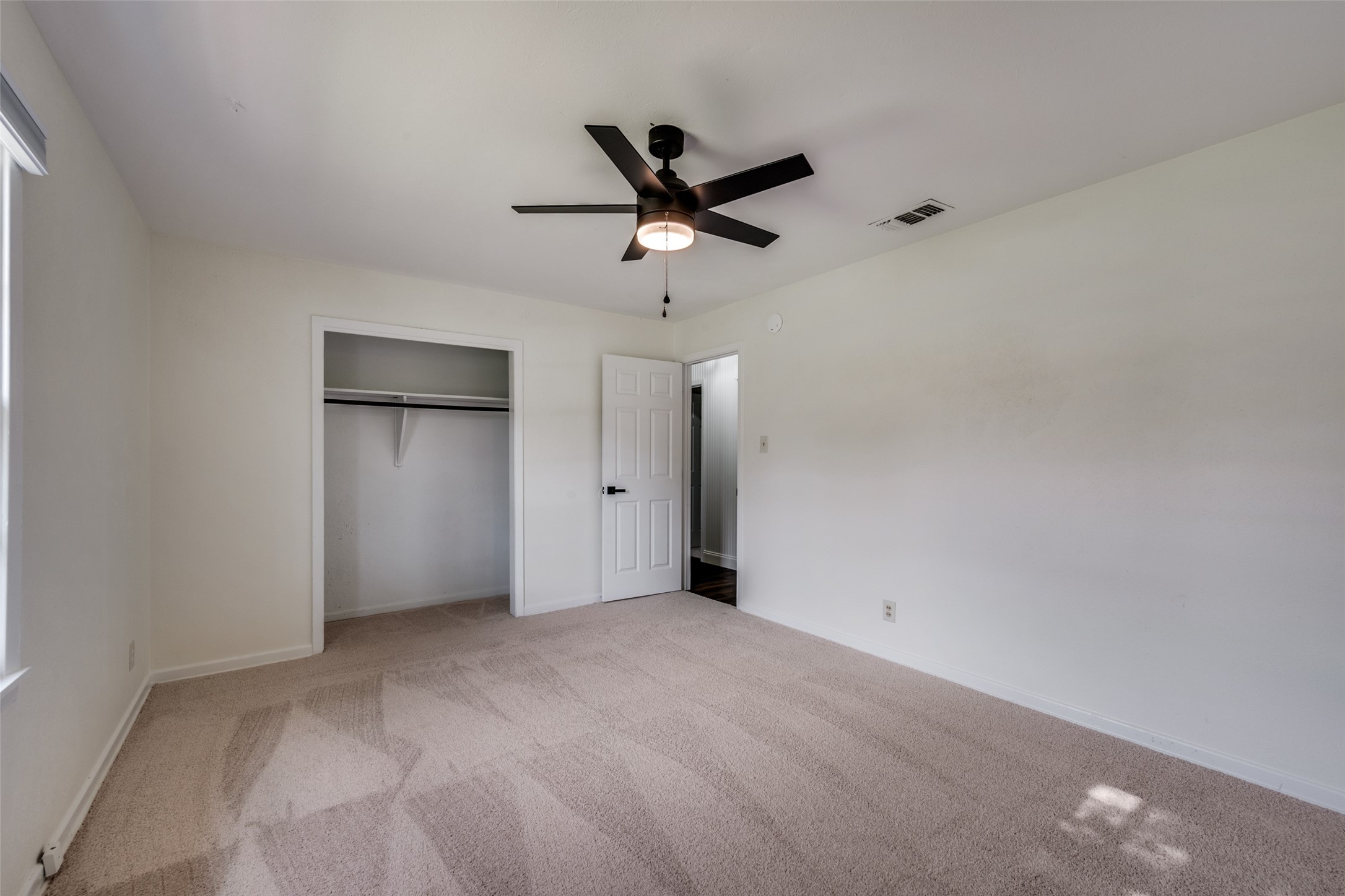 544 NW King Street Burleson TX 76028