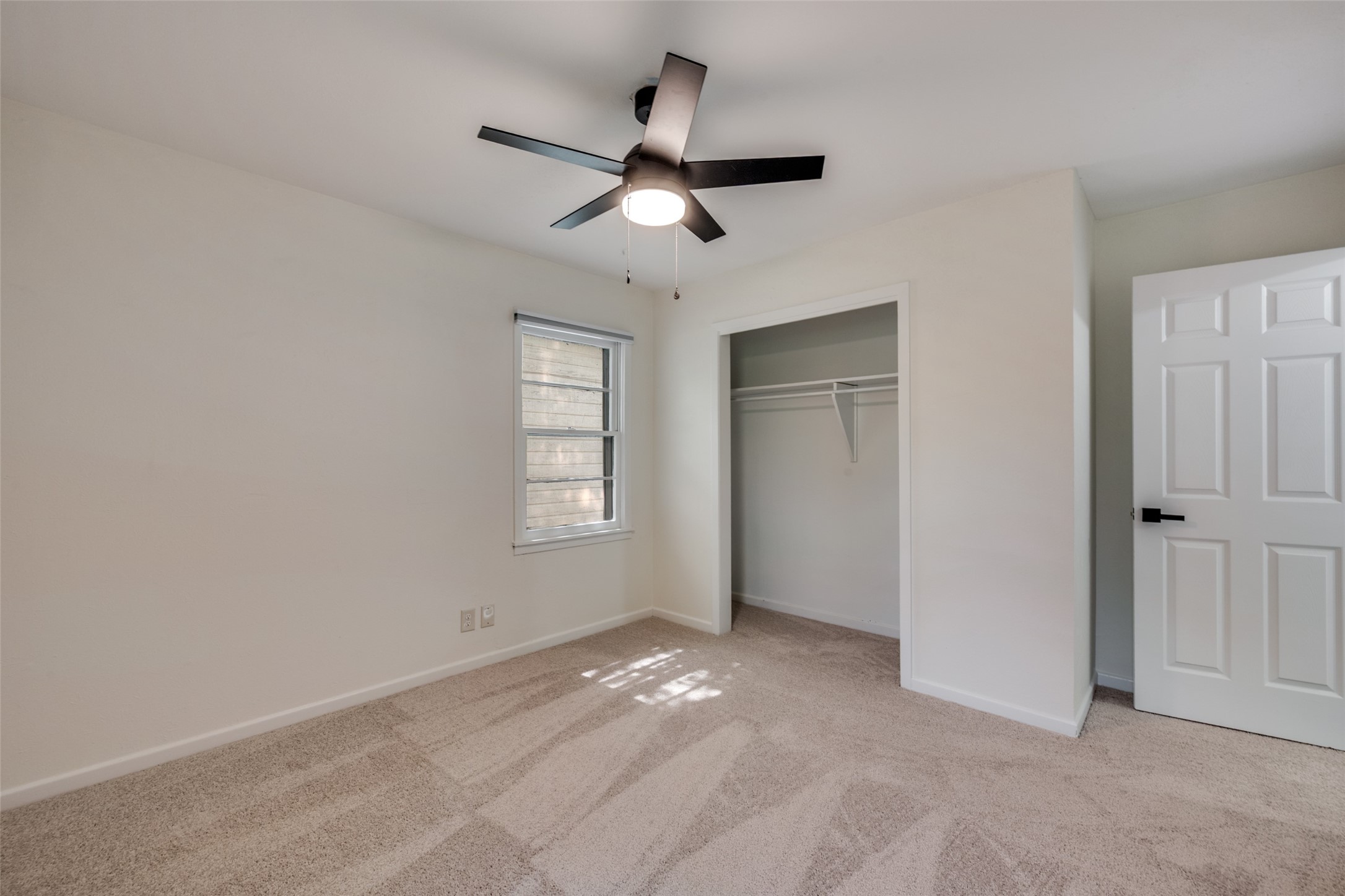 544 NW King Street Burleson TX 76028