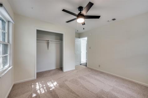 544 NW King Street Burleson TX 76028