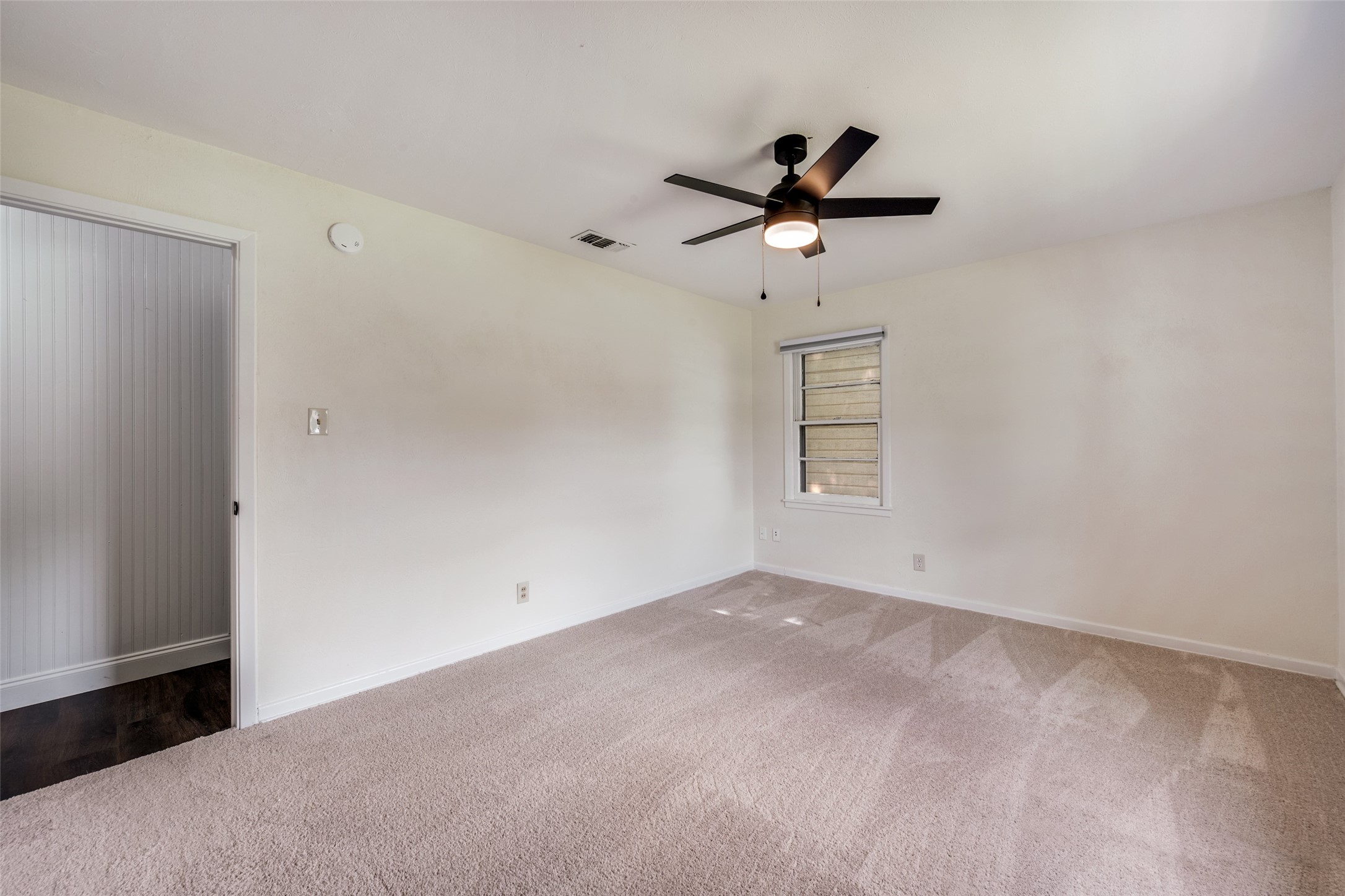 544 NW King Street Burleson TX 76028