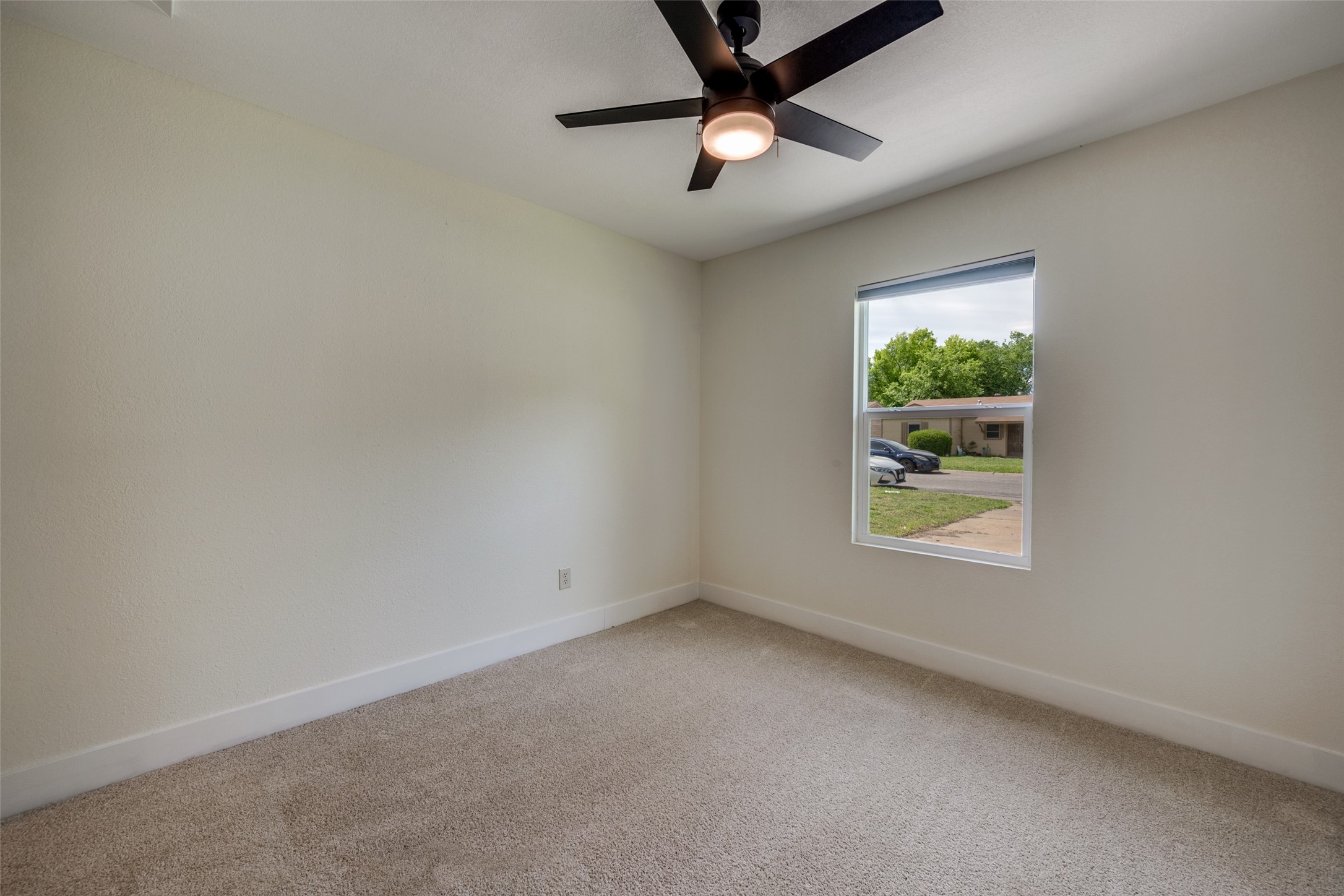 544 NW King Street Burleson TX 76028