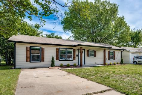 544 NW King Street Burleson TX 76028