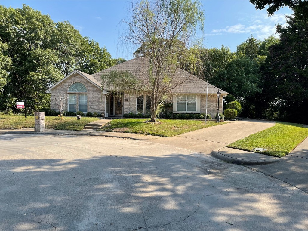 1014 Forest Glen Drive Desoto TX 75115