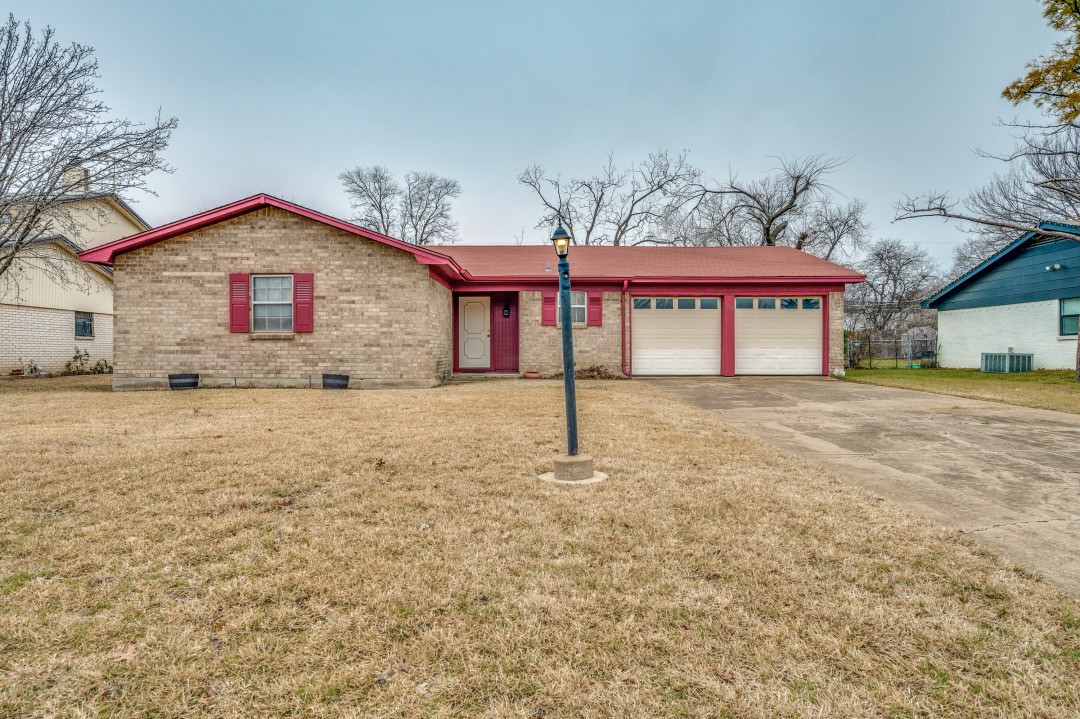 1026 John Reagan Street Benbrook TX 76126