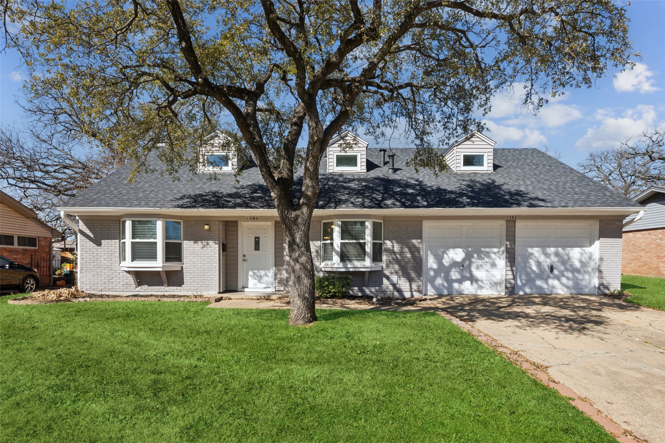 1305 Cherokee Street Arlington TX 76012