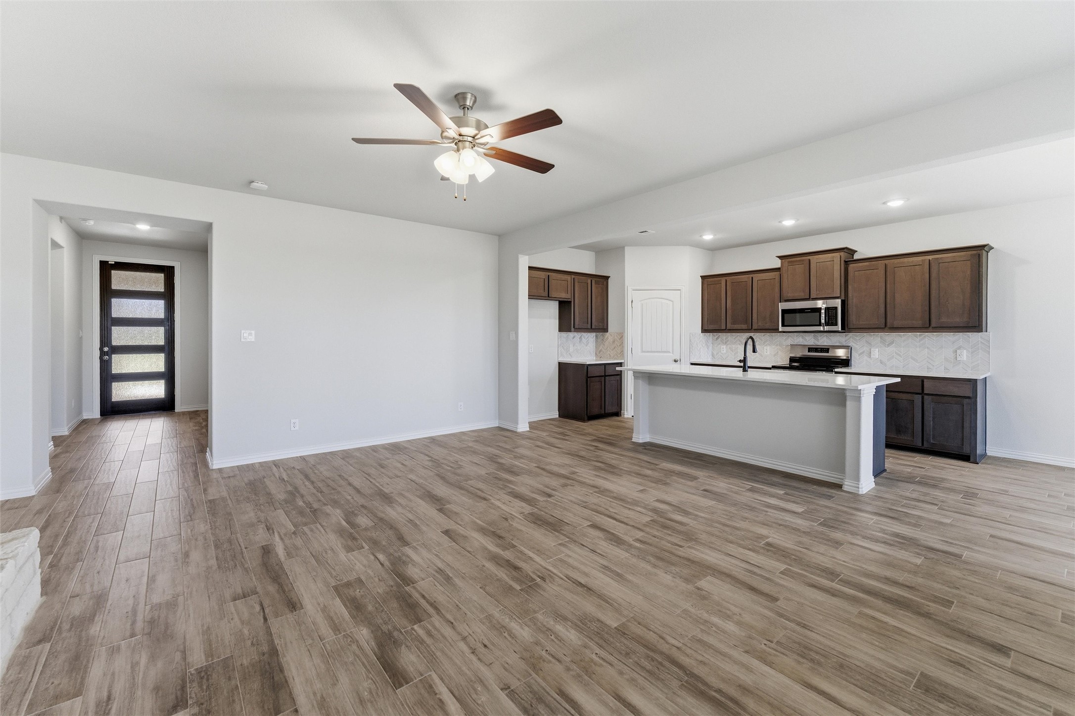 1233 Sabine River Lane Springtown TX 76082