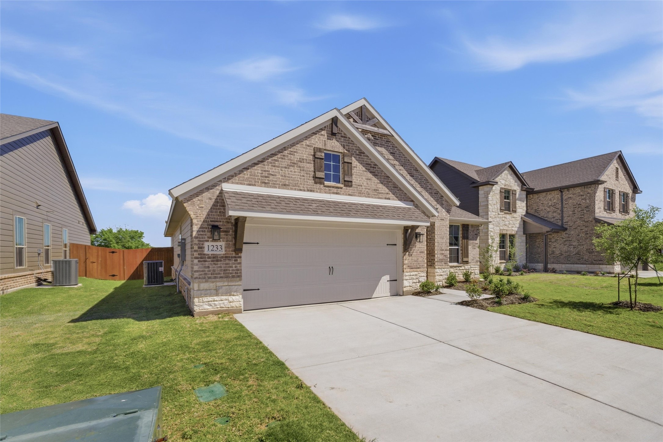 1233 Sabine River Lane Springtown TX 76082