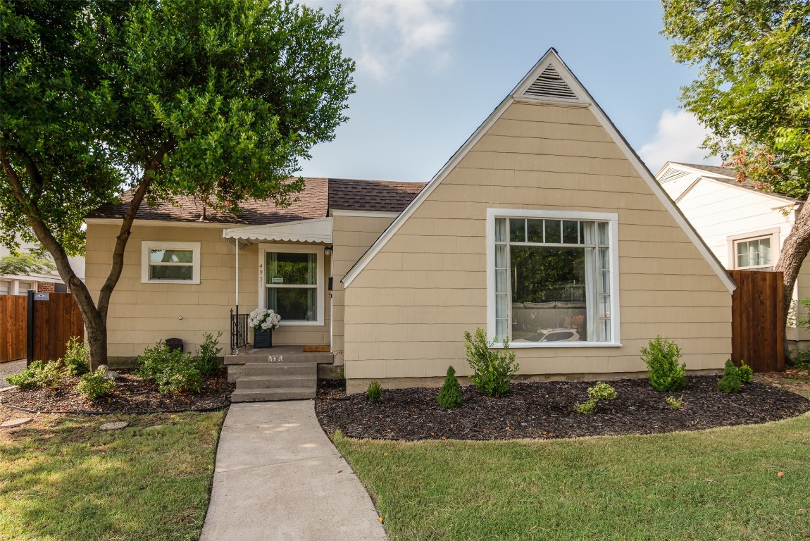 4931 Calmont Avenue Fort Worth TX 76107