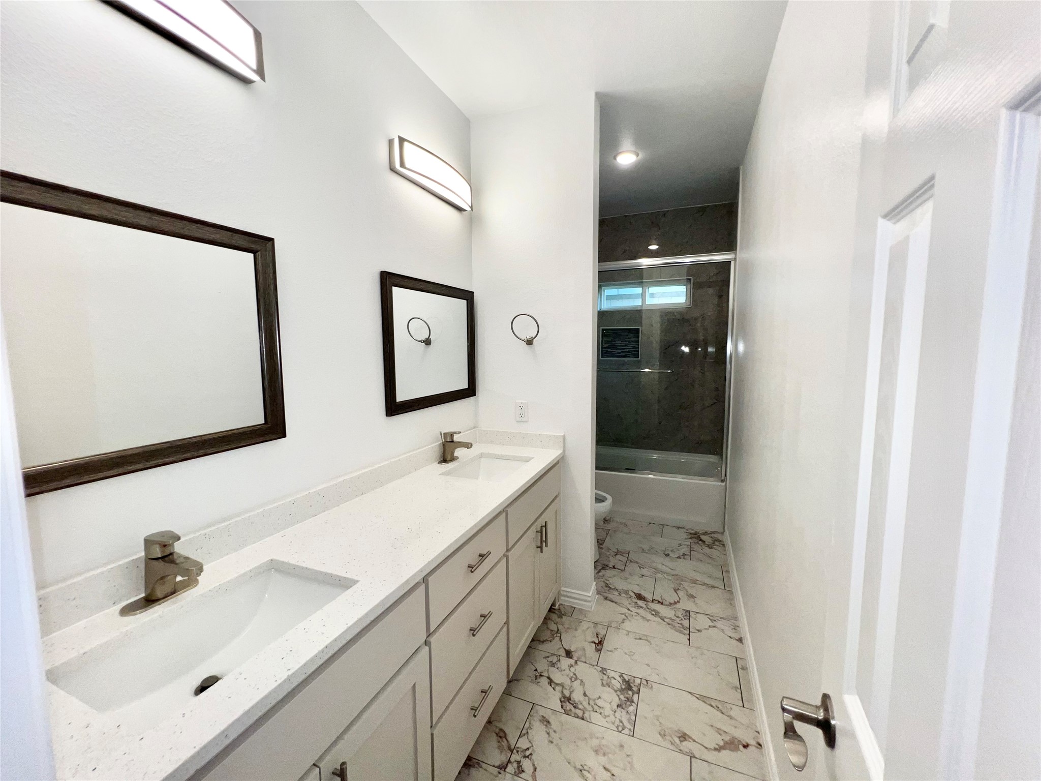2811 Silkwood Street Dallas TX 75215