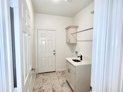2811 Silkwood Street Dallas TX 75215