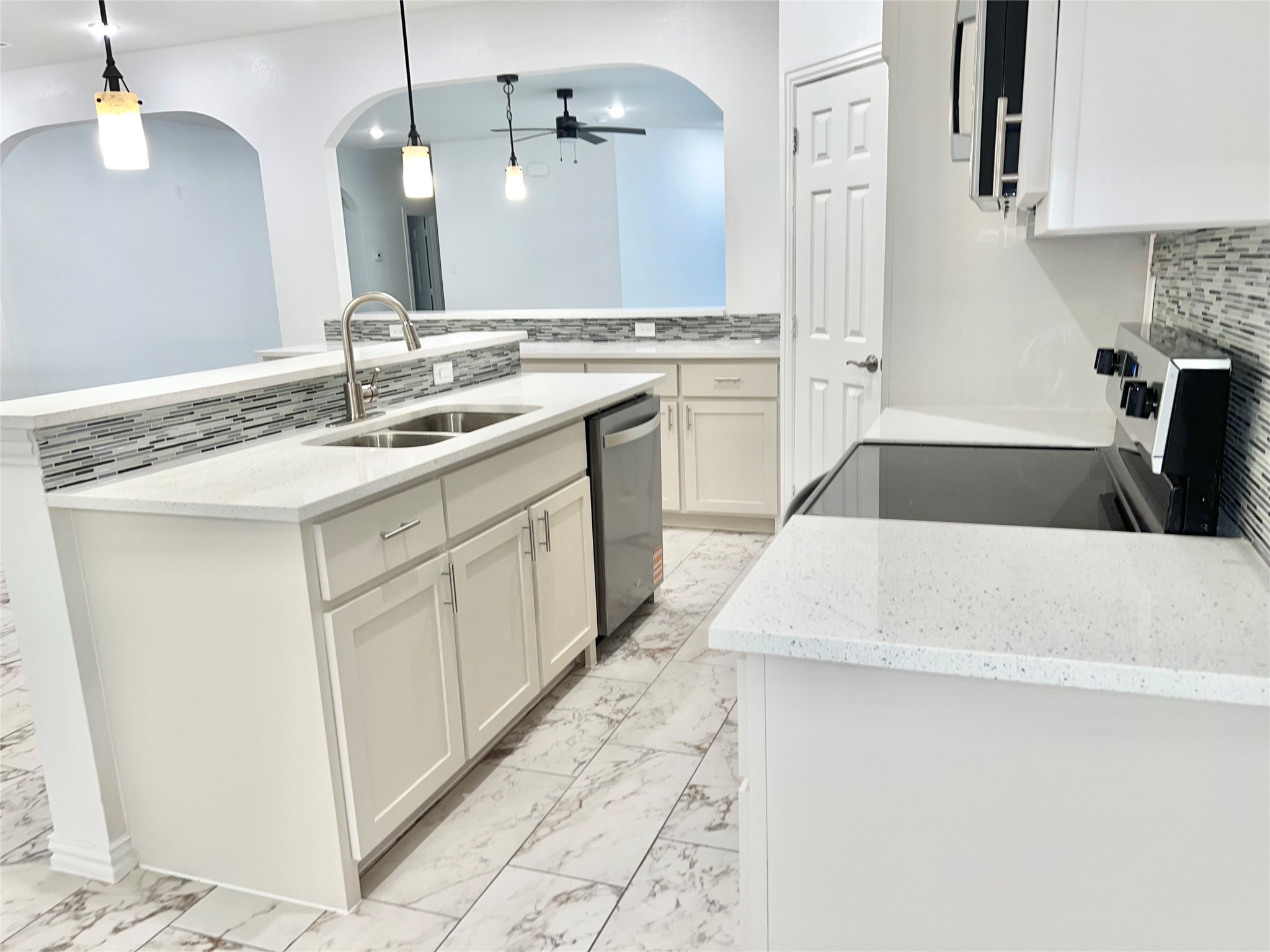 2811 Silkwood Street Dallas TX 75215