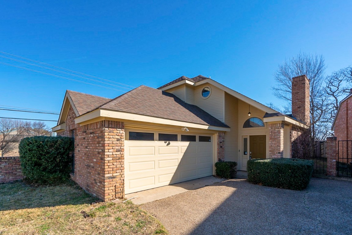 1424 Carver Lane Irving TX 75061