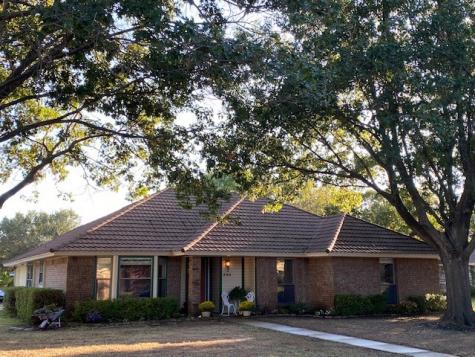 332 Matthew Court Burleson TX 76028