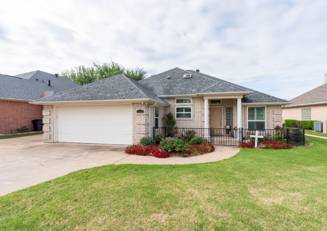 8608 Leisure Lane Granbury TX 76049