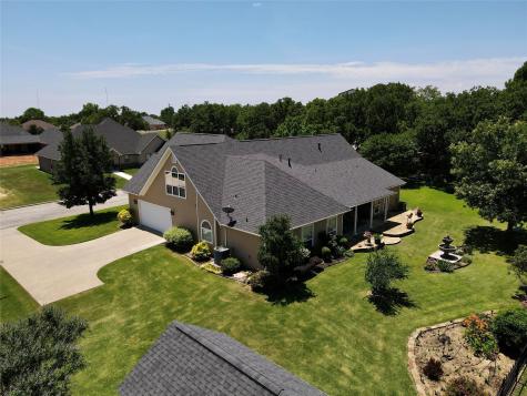 1602 Jefferson Street Bowie TX 76230