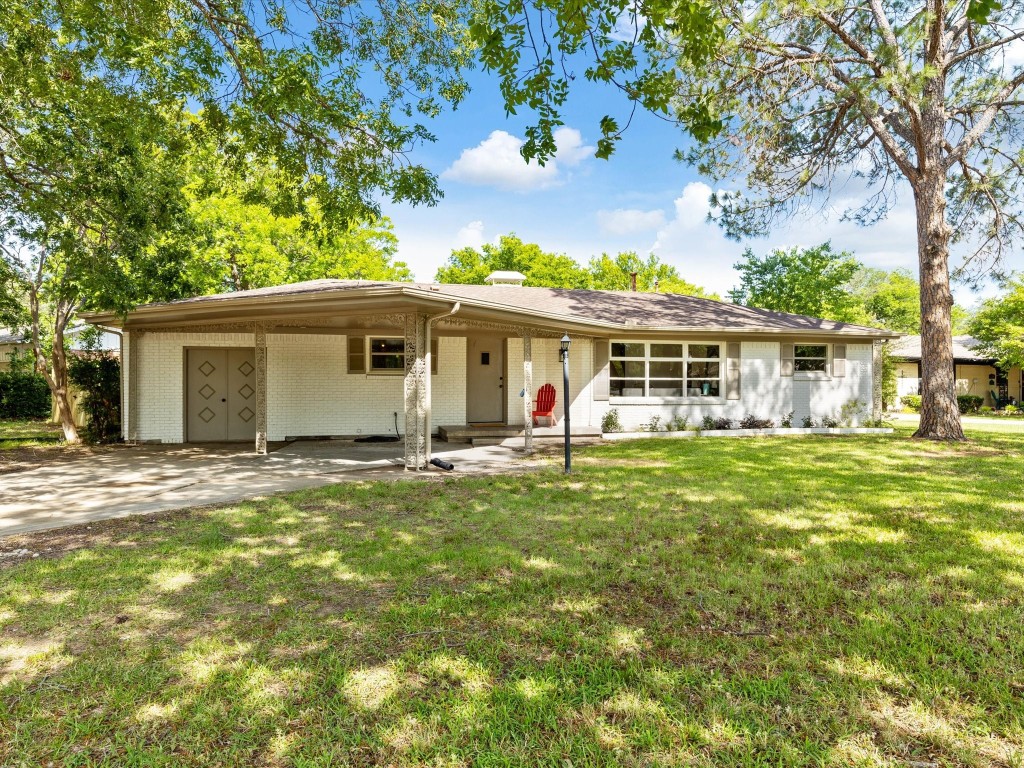 1209 Loma Alta Place Cleburne TX 76033