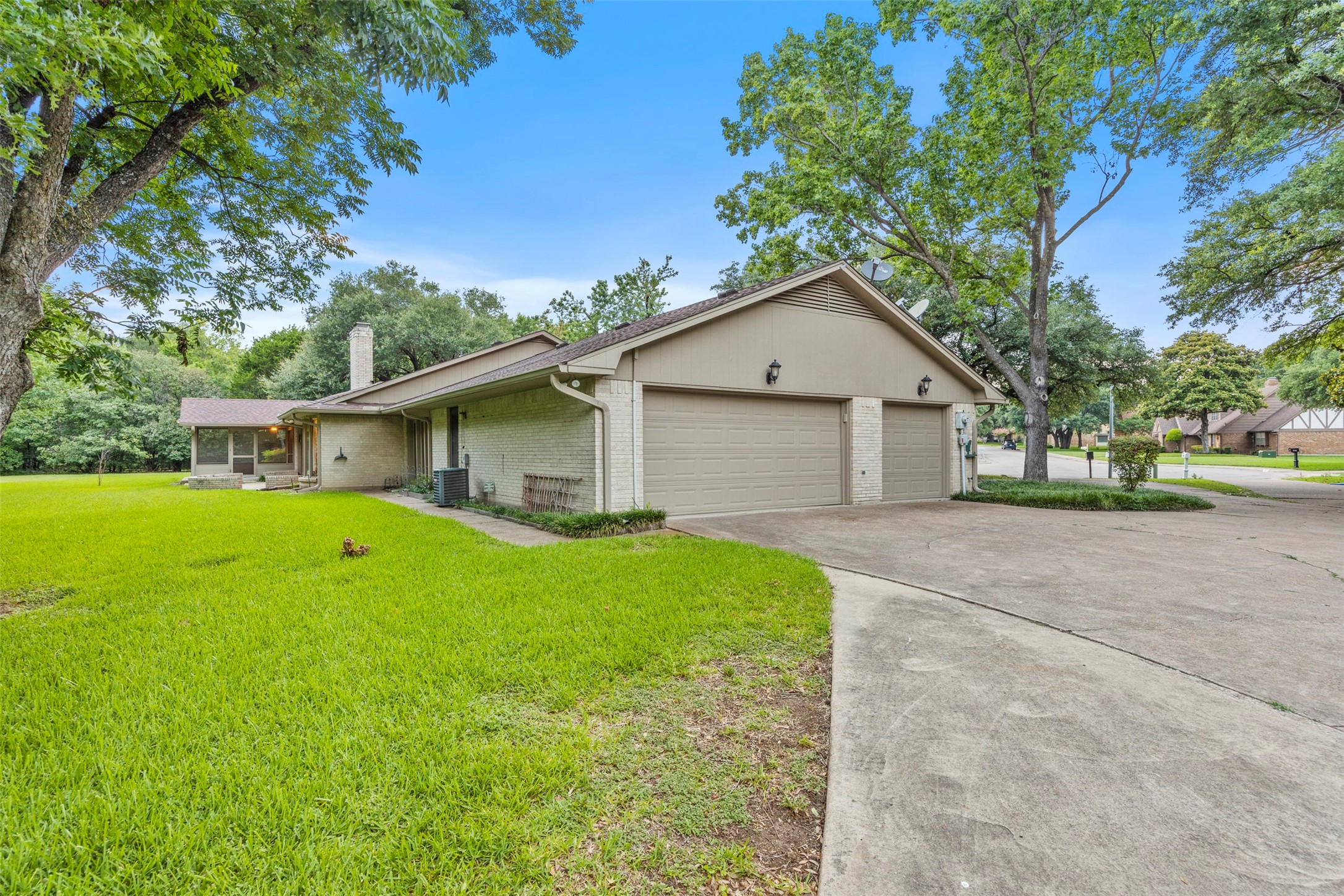 802 Rock Canyon Drive Duncanville TX 75137