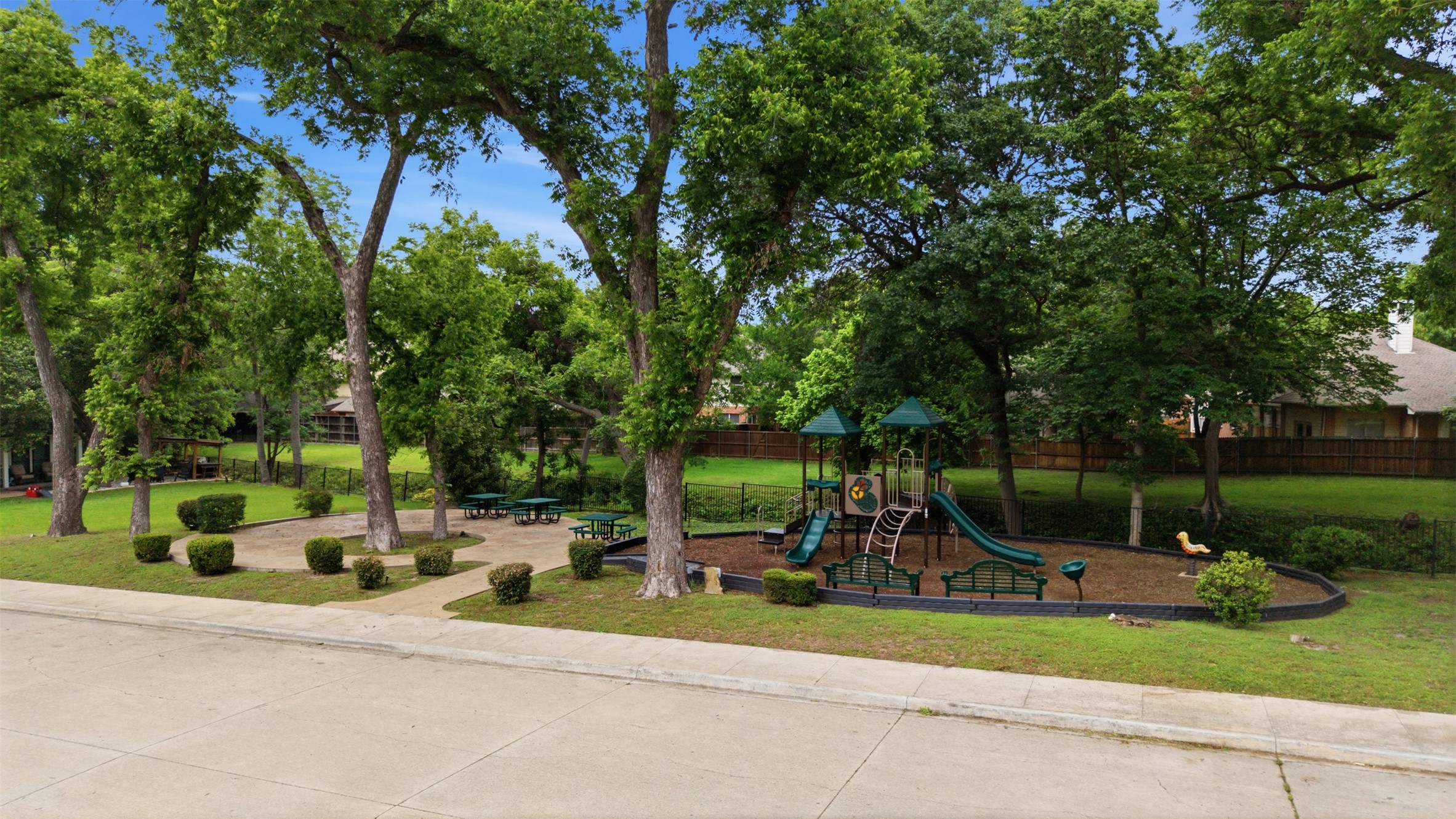 2218 Ash Grove Way Dallas TX 75228