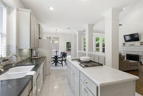 2218 Ash Grove Way Dallas TX 75228