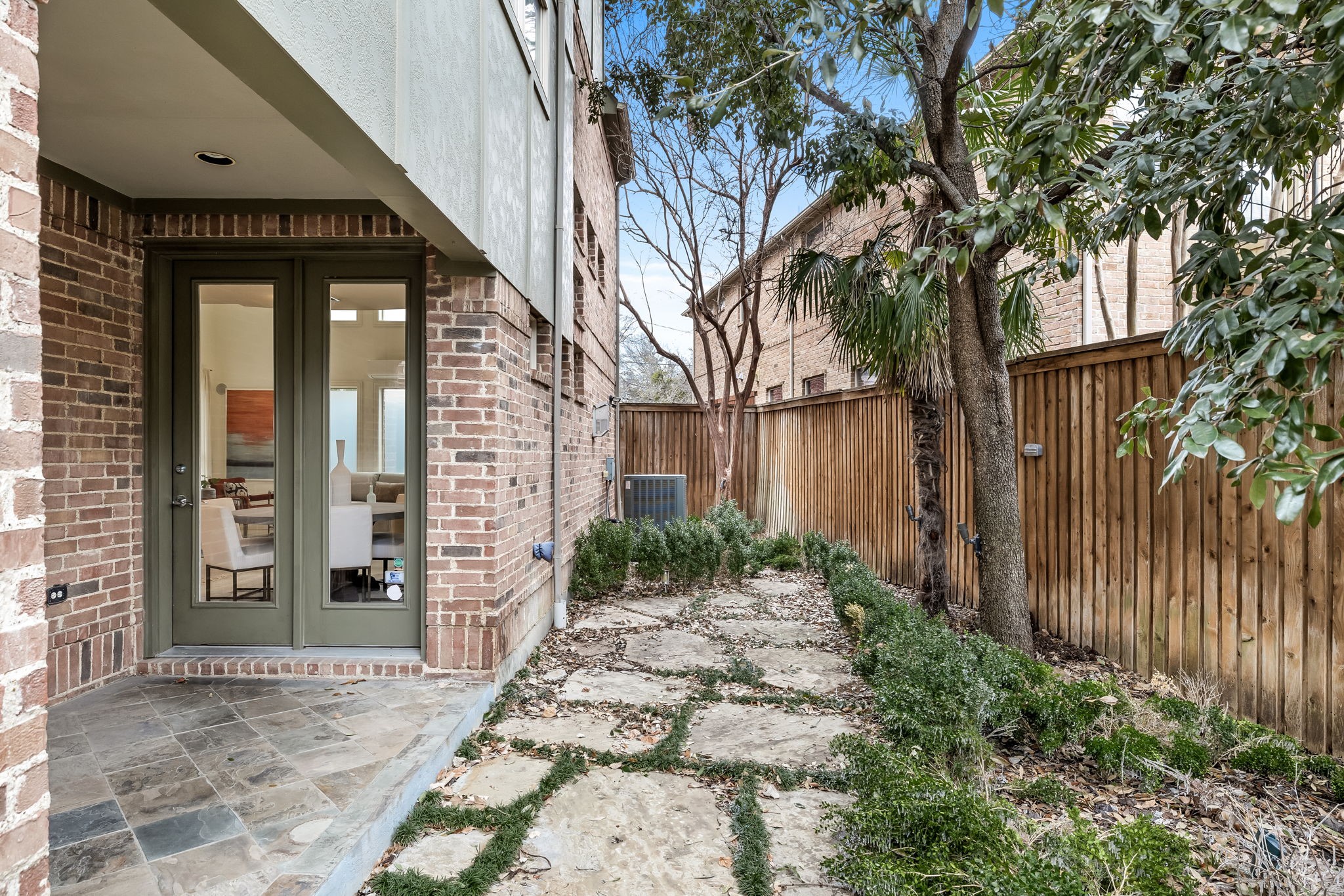 5022 Mission Avenue Dallas TX 75206