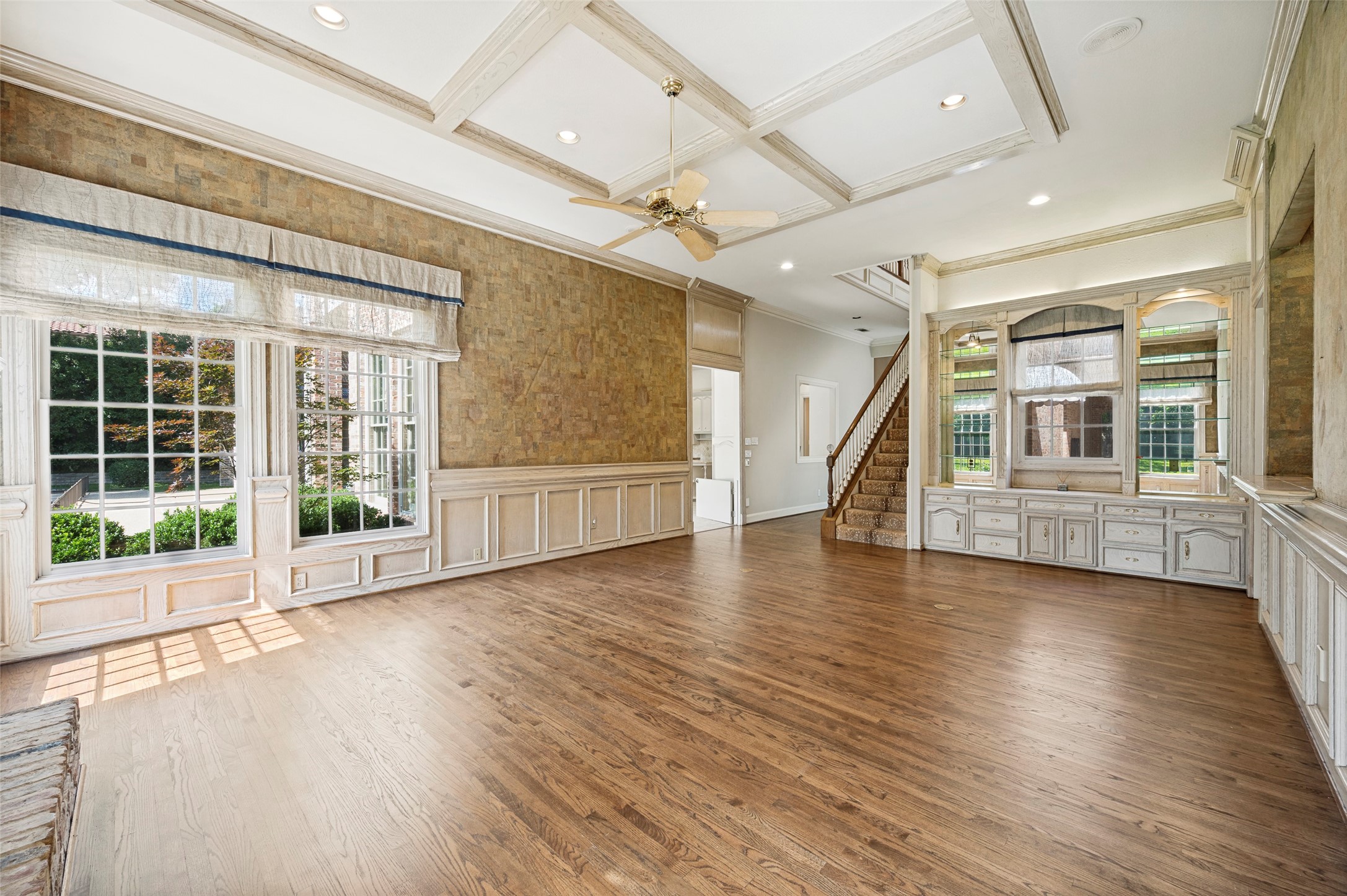 10445 Strait Lane Dallas TX 75229