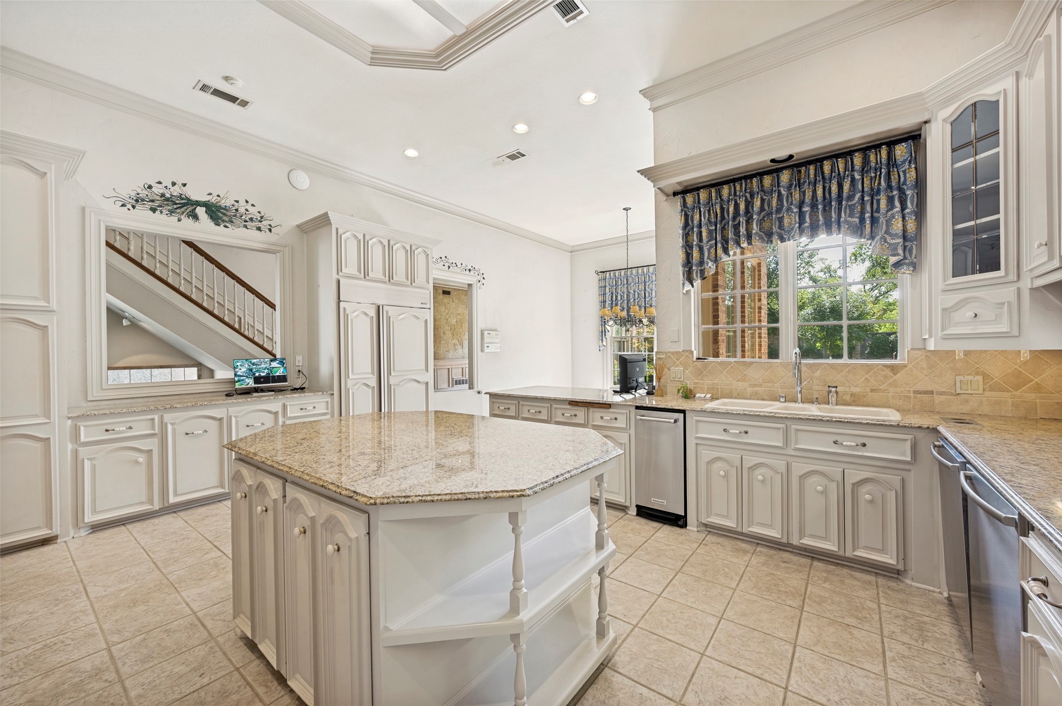 10445 Strait Lane Dallas TX 75229