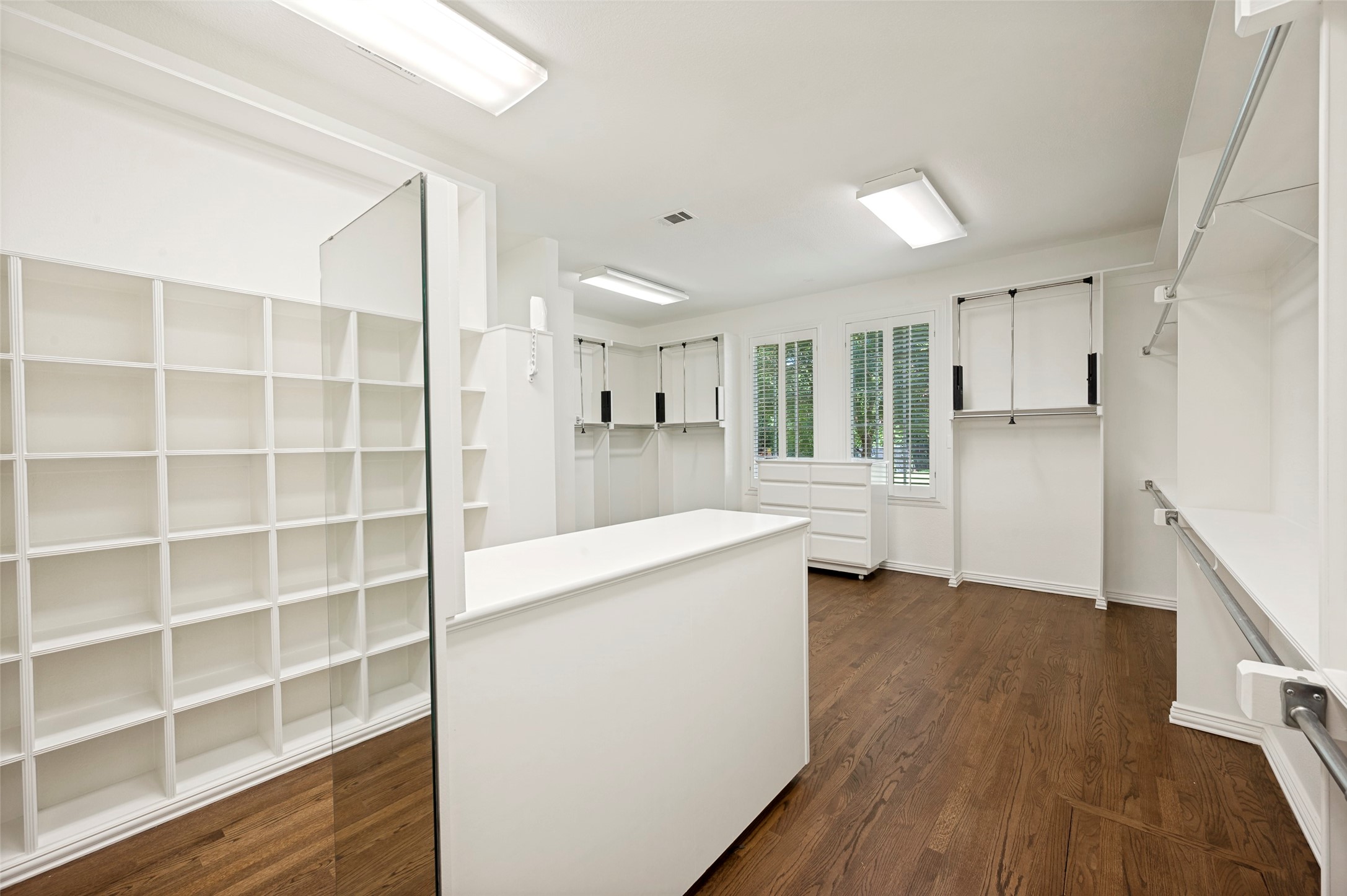 10445 Strait Lane Dallas TX 75229