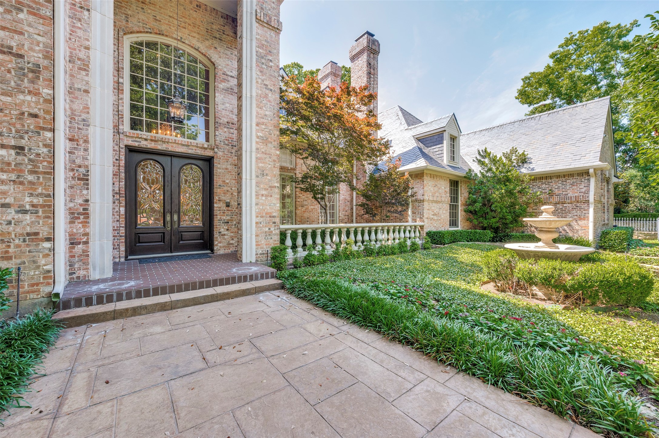 10445 Strait Lane Dallas TX 75229