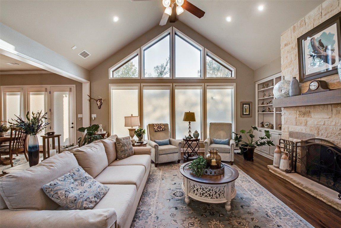 1010 Deep Water Cove Corsicana TX 75109