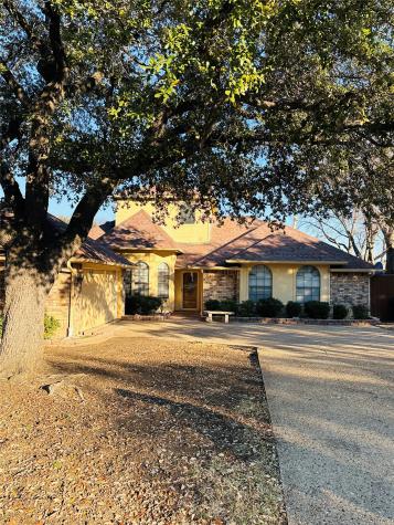 1226 Stonewall Street Garland TX 75043
