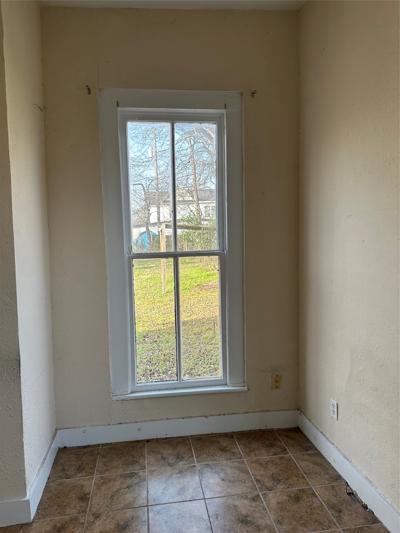 607 NW Main Street Ennis TX 75119