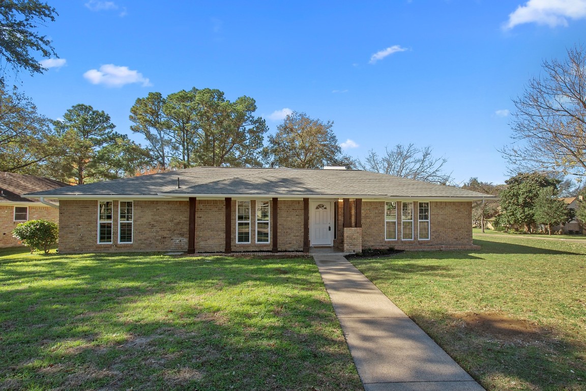 1913 Surrey Circle Grand Prairie TX 75050