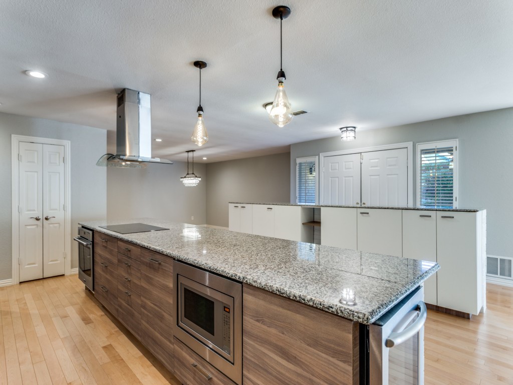 5963 River Bend Drive Benbrook TX 76132