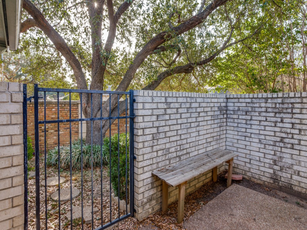 5963 River Bend Drive Benbrook TX 76132