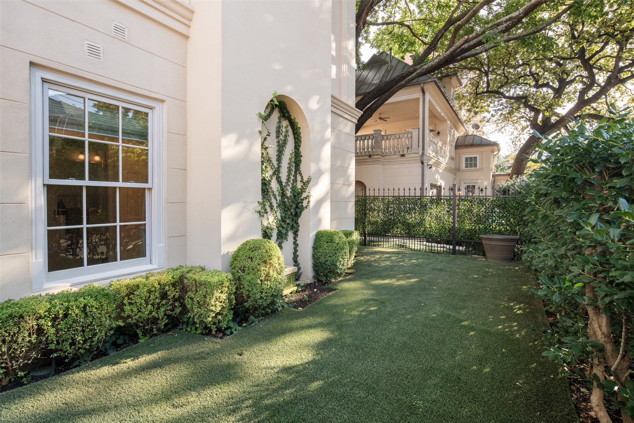 2908 Hood Street Dallas TX 75219