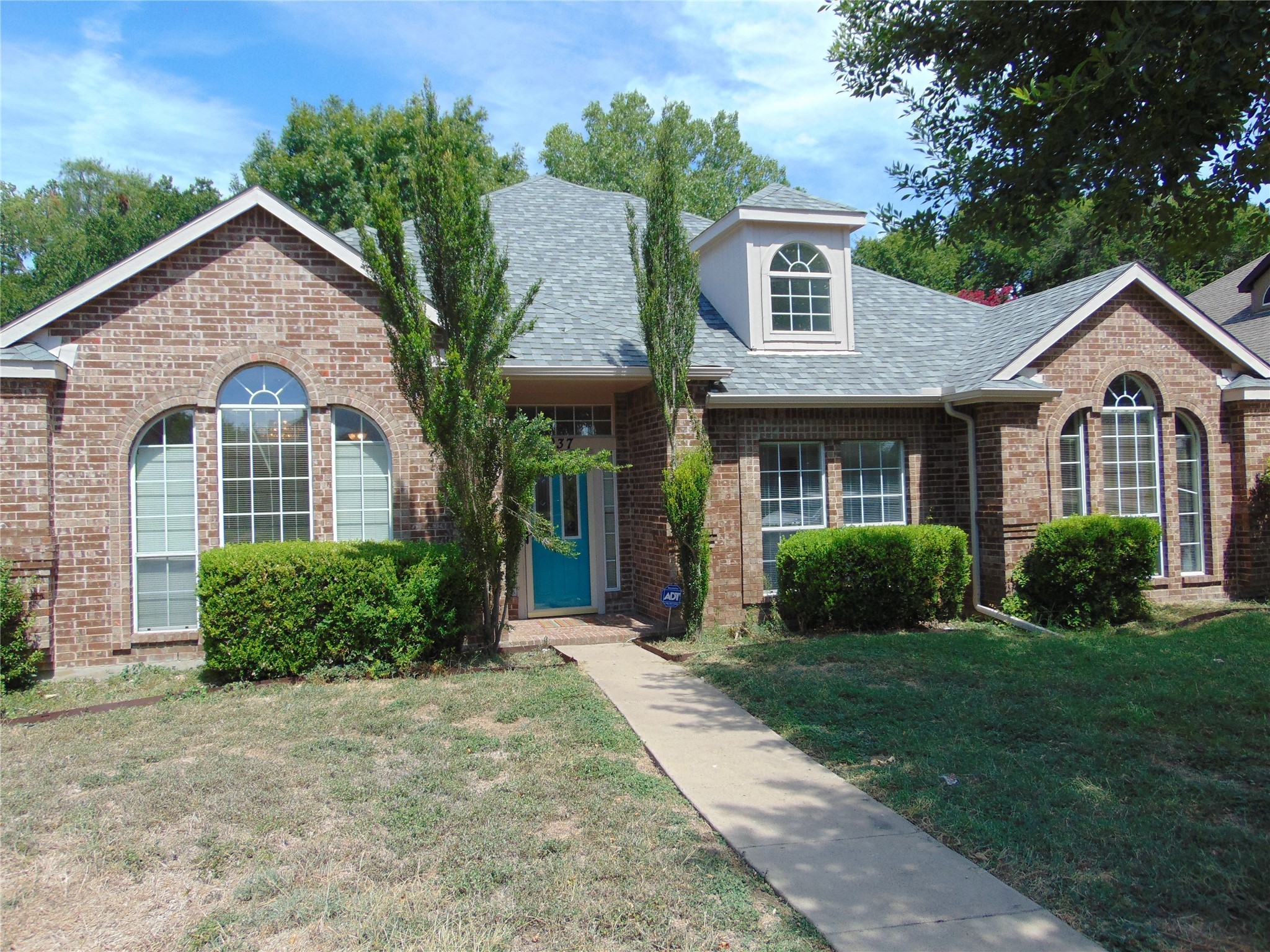 1037 Twin Creek Drive Desoto TX 75115