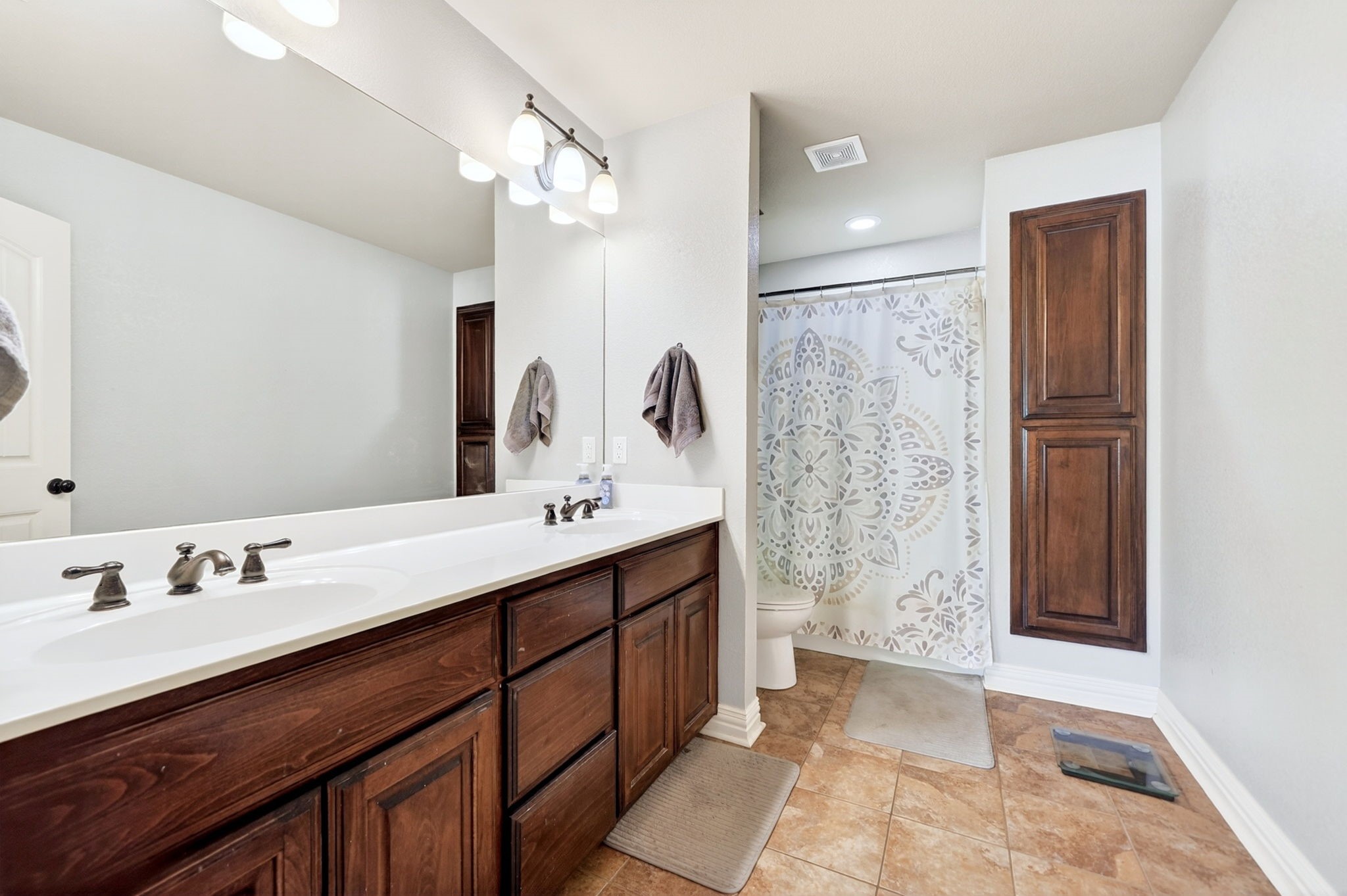 220 Ebony Place Van TX 75790