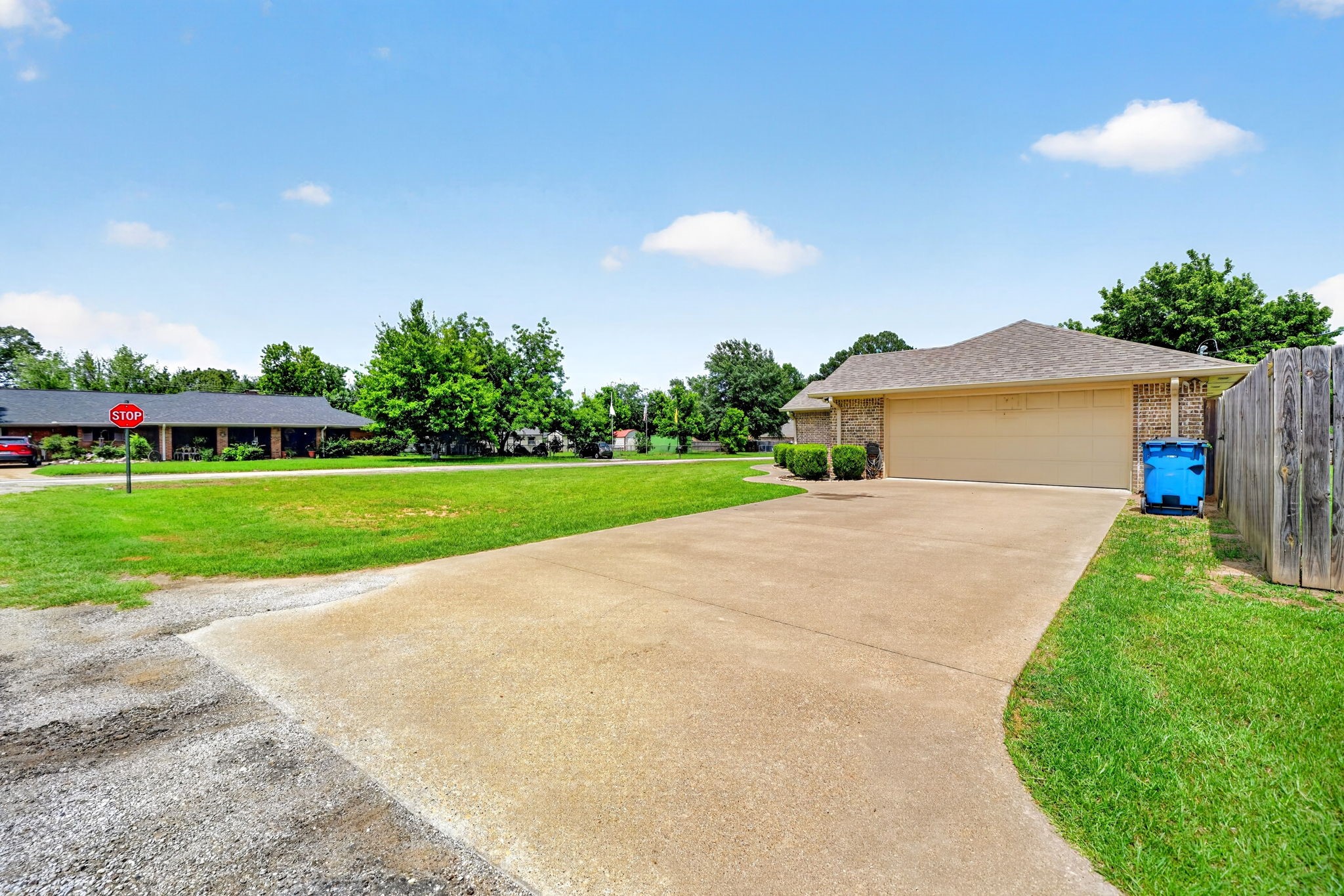 220 Ebony Place Van TX 75790